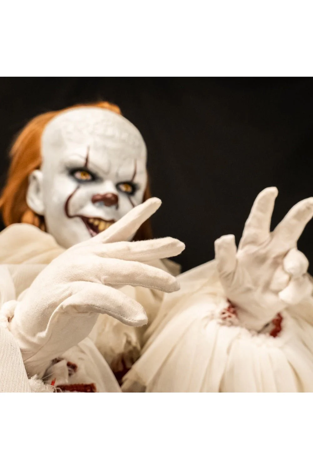 50" Ultimate Pennywise Collectors Edition Premium Scale Doll - Image 10