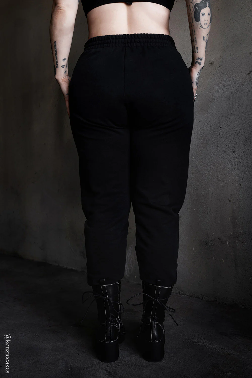 Alice In Wonderland Joggers - Image 5