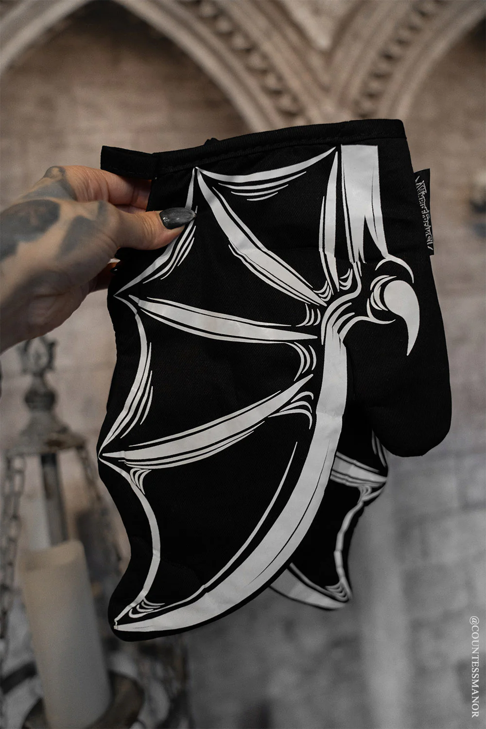 Batwing Oven Mitts [Set of 2] - Image 3
