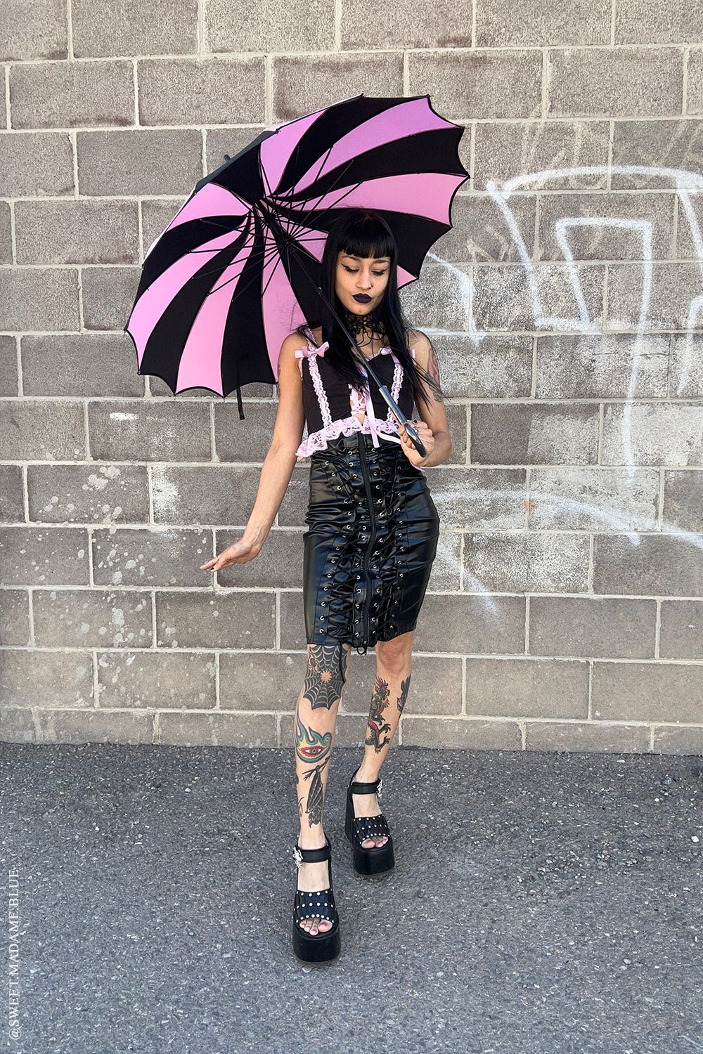 Batwing Pagoda Umbrella [BLACK/PASTEL PINK STRIPED] - Image 4