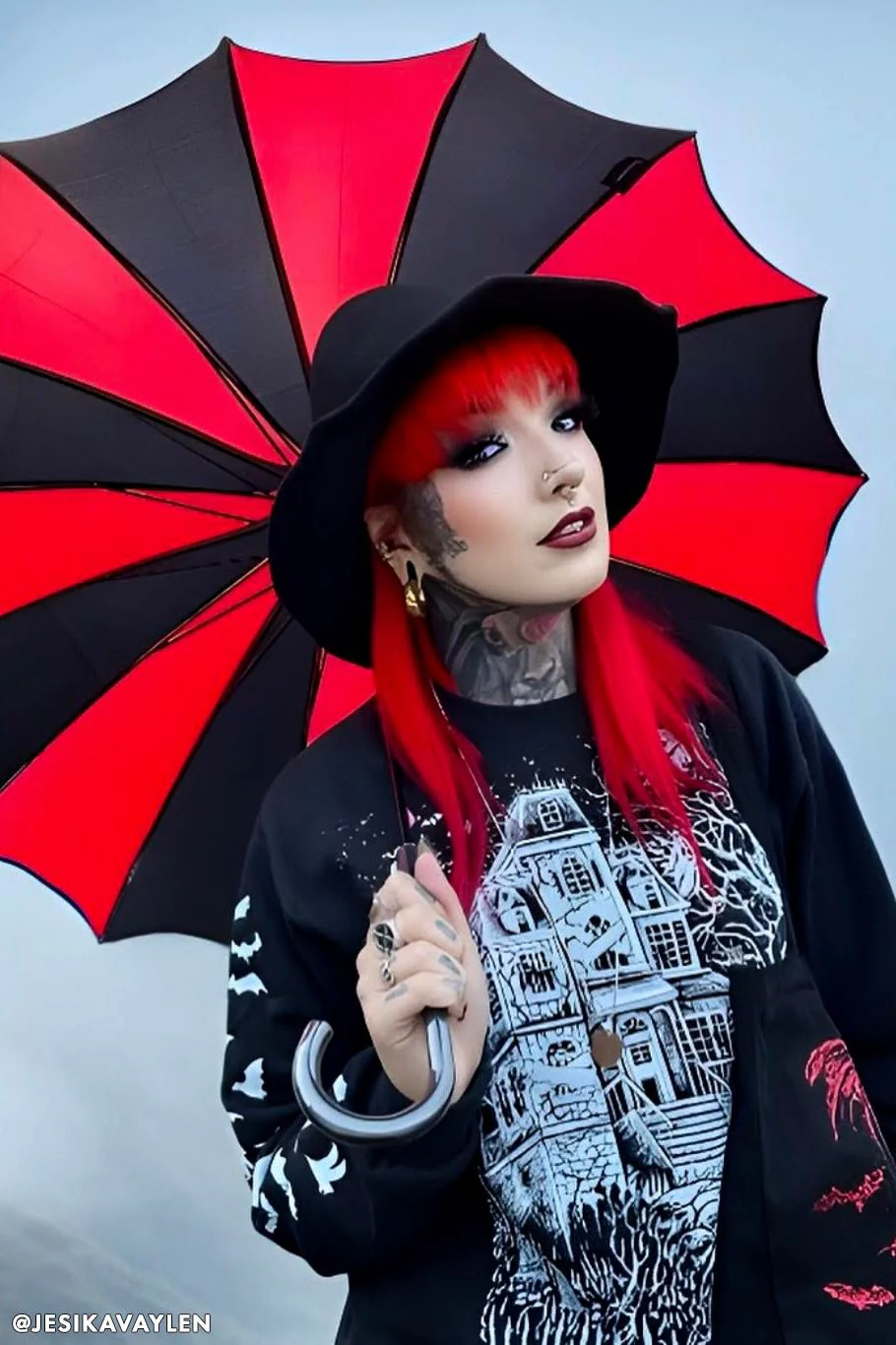Batwing Pagoda Umbrella [BLACK/RED STRIPED] - Image 9