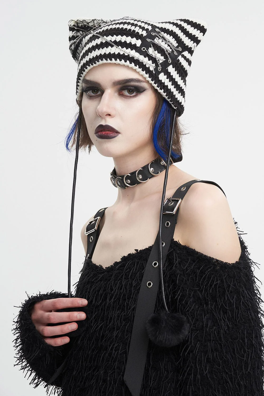 Cat Scratches Striped Beanie [BLACK/WHITE] - Image 2