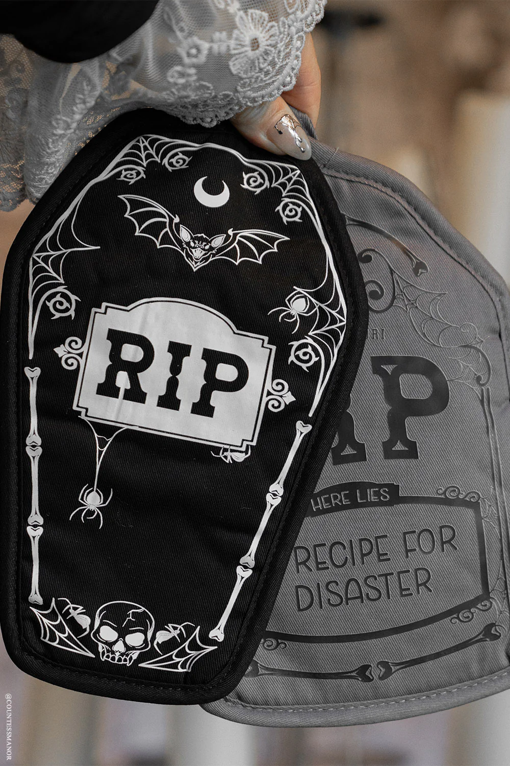 Cemetery Pot Holders Set - Image 4