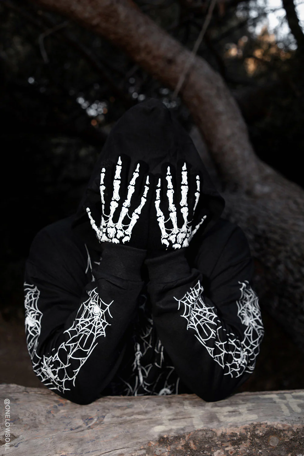 Dead Inside Skeleton Gloves [Full Finger] - Image 3