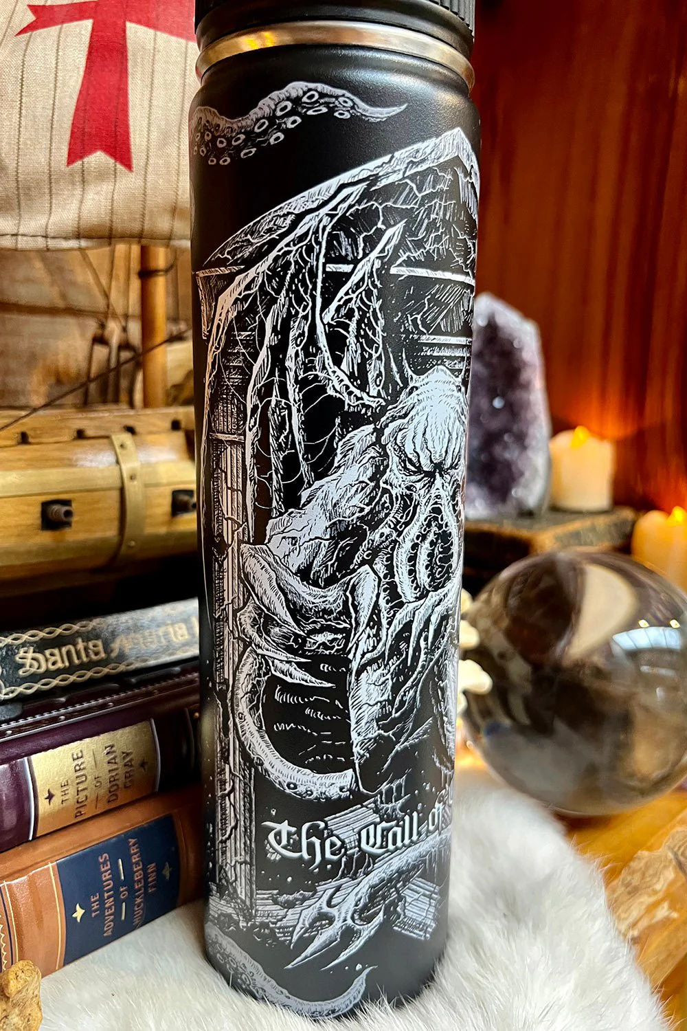 Cthulhu 24 Oz Water Bottle Tumbler - Image 10