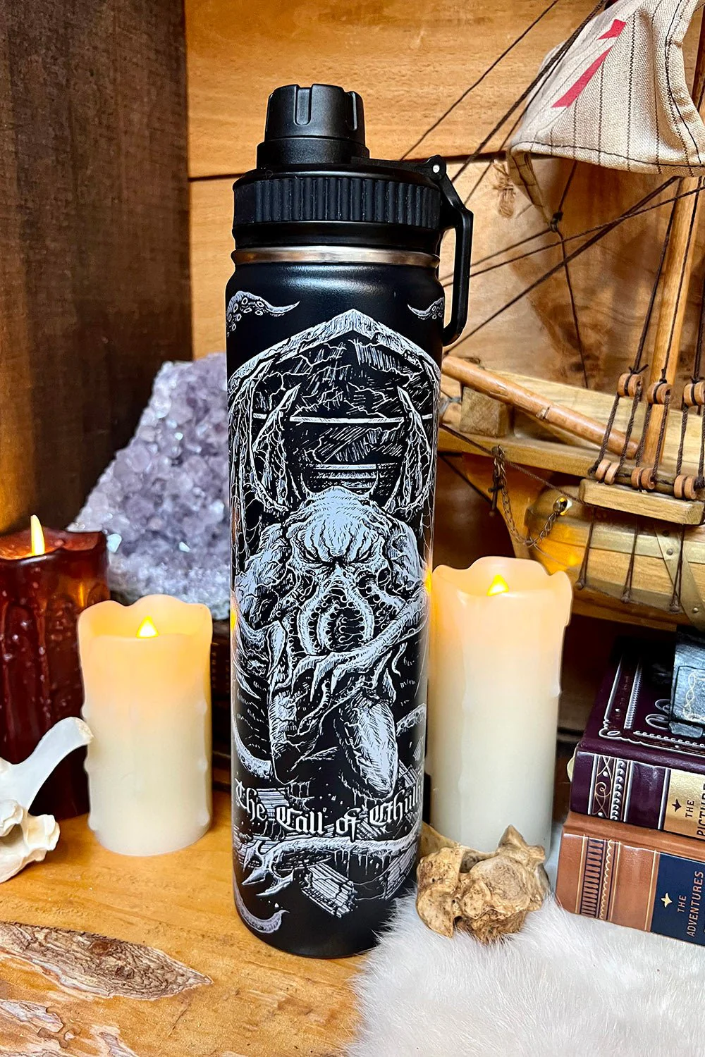 Cthulhu 24 Oz Water Bottle Tumbler - Image 5