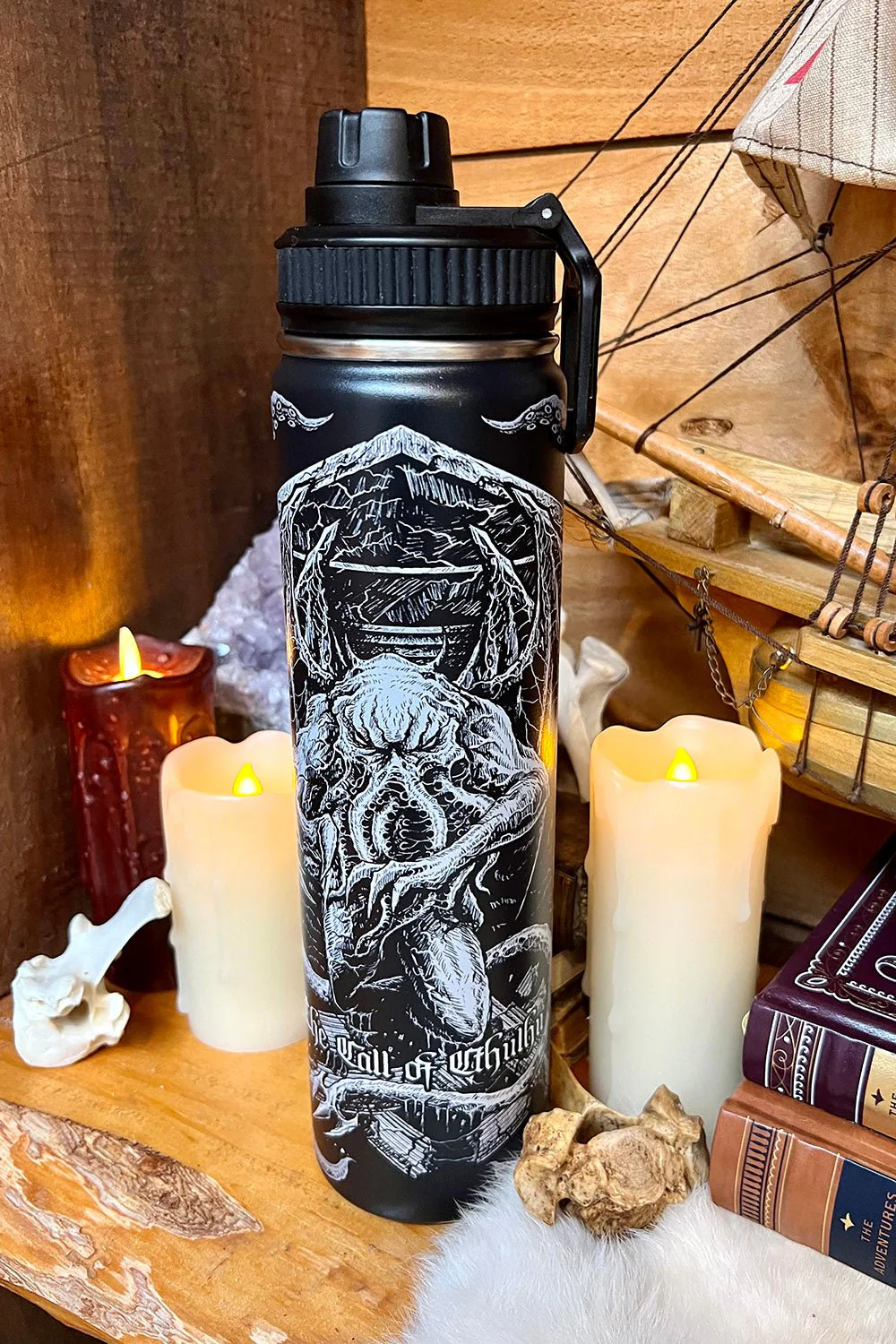 Cthulhu 24 Oz Water Bottle Tumbler - Image 8