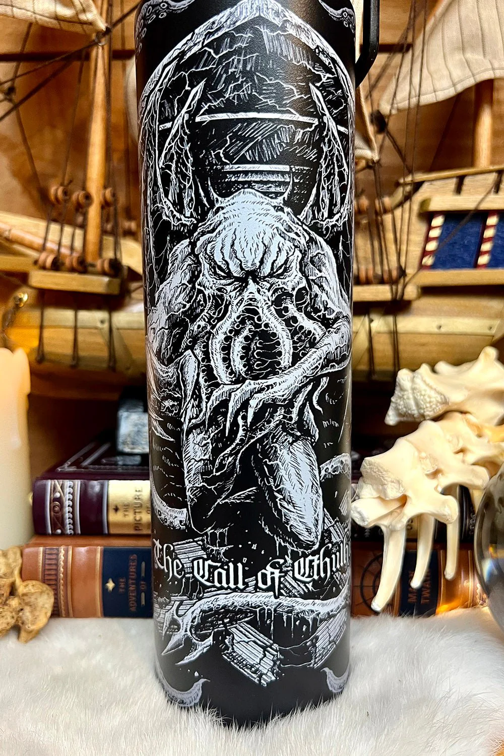 Cthulhu 24 Oz Water Bottle Tumbler - Image 9