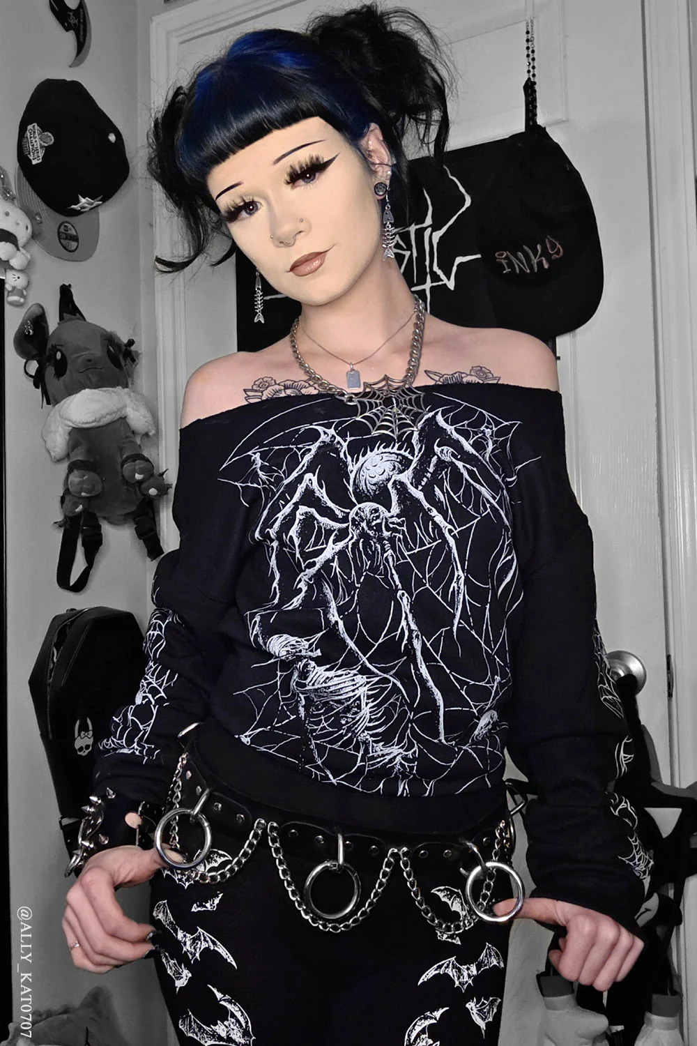 Death Spider Sweatshirt [Spiderweb Sleeves] - Image 5