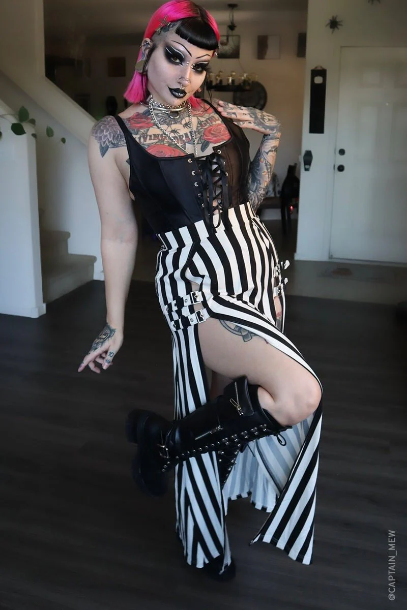 Delia M-Line Buckle Skirt - Image 2