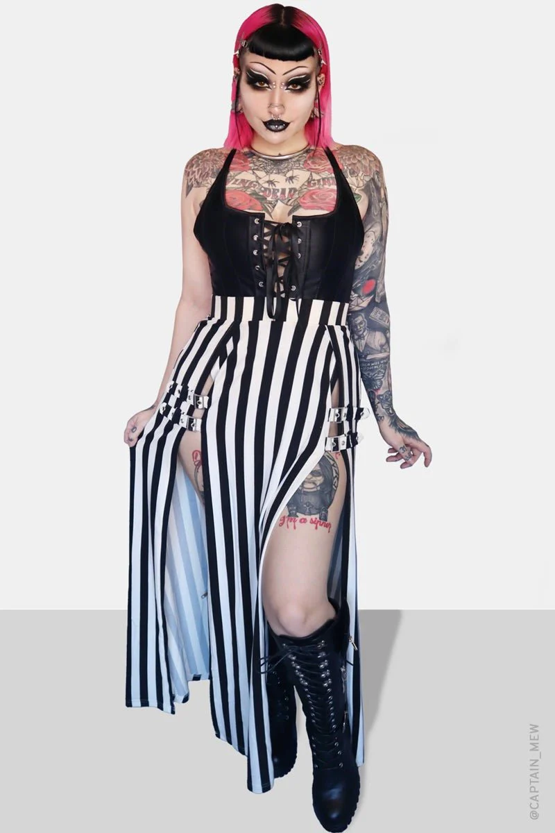 Delia M-Line Buckle Skirt - Image 3