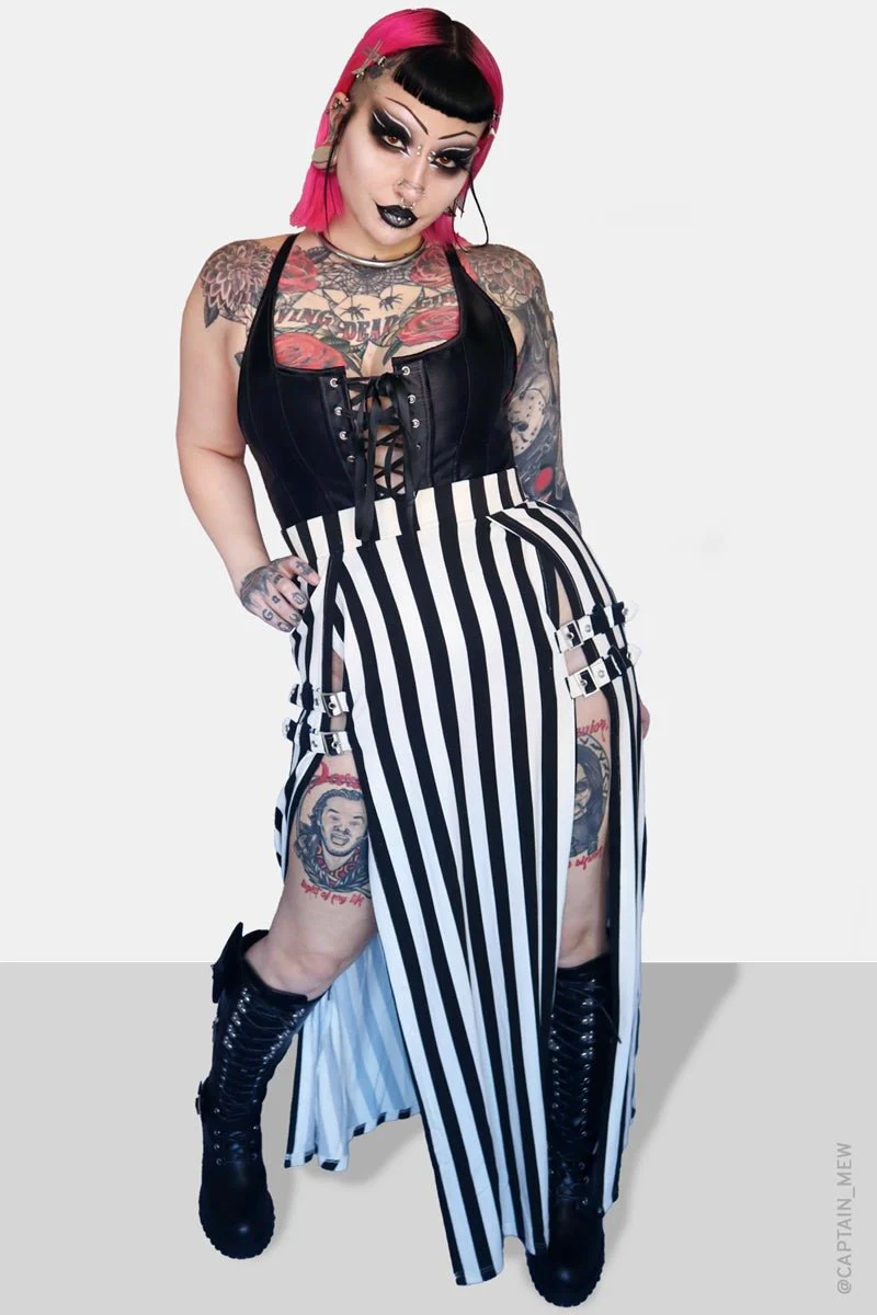 Delia M-Line Buckle Skirt - Image 4