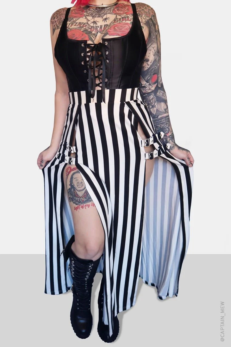 Delia M-Line Buckle Skirt - Image 5