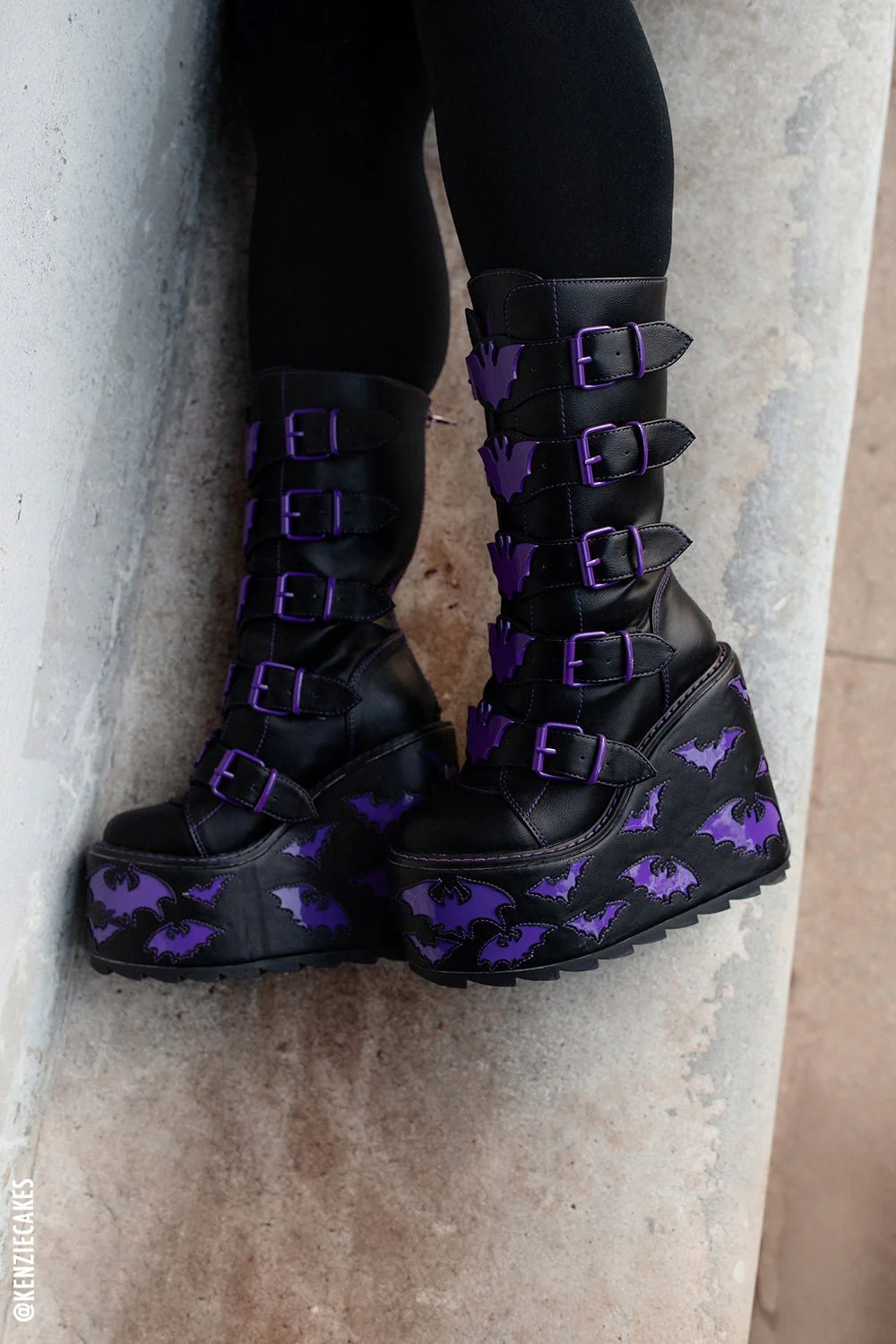 Dune Bat Platform Boots [BLACK/PURPLE] - Image 4