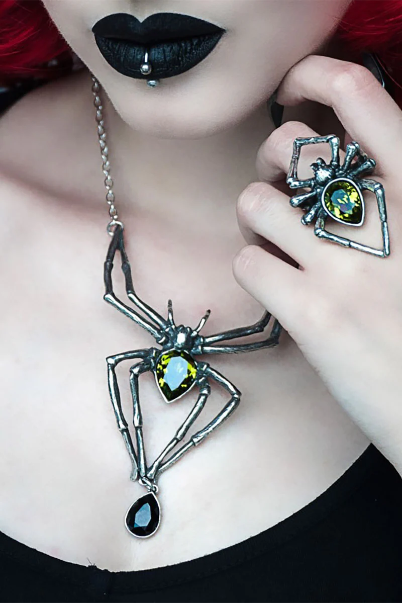 Emerald Venom Necklace