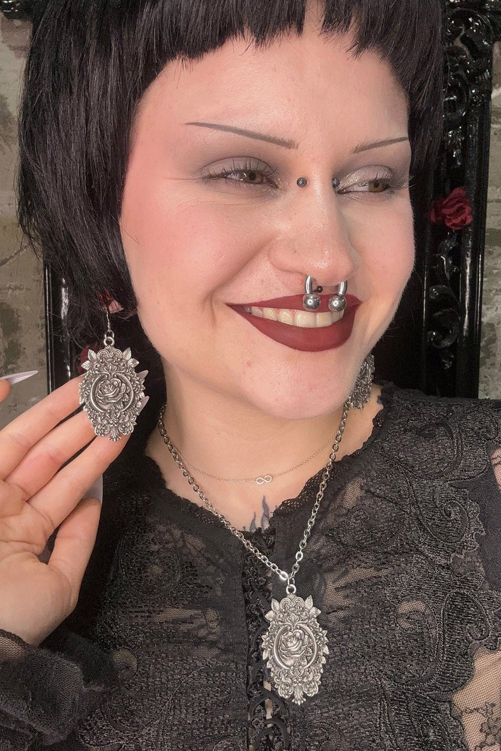 Eternal Rose Necklace - Image 4