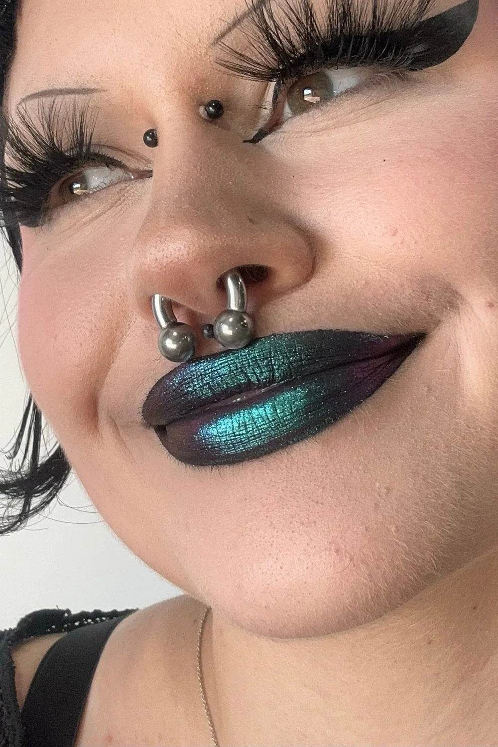 Fairy Lights Iridescent Cream Pigment Highlighter [Dark Horse] - Image 3