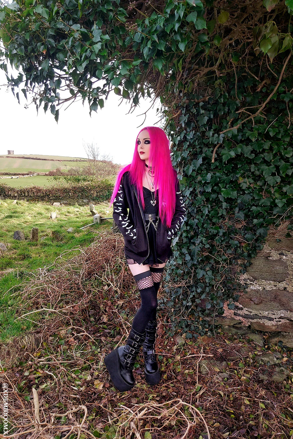 Fishnet Garter Thigh High Socks [Black] - Image 7