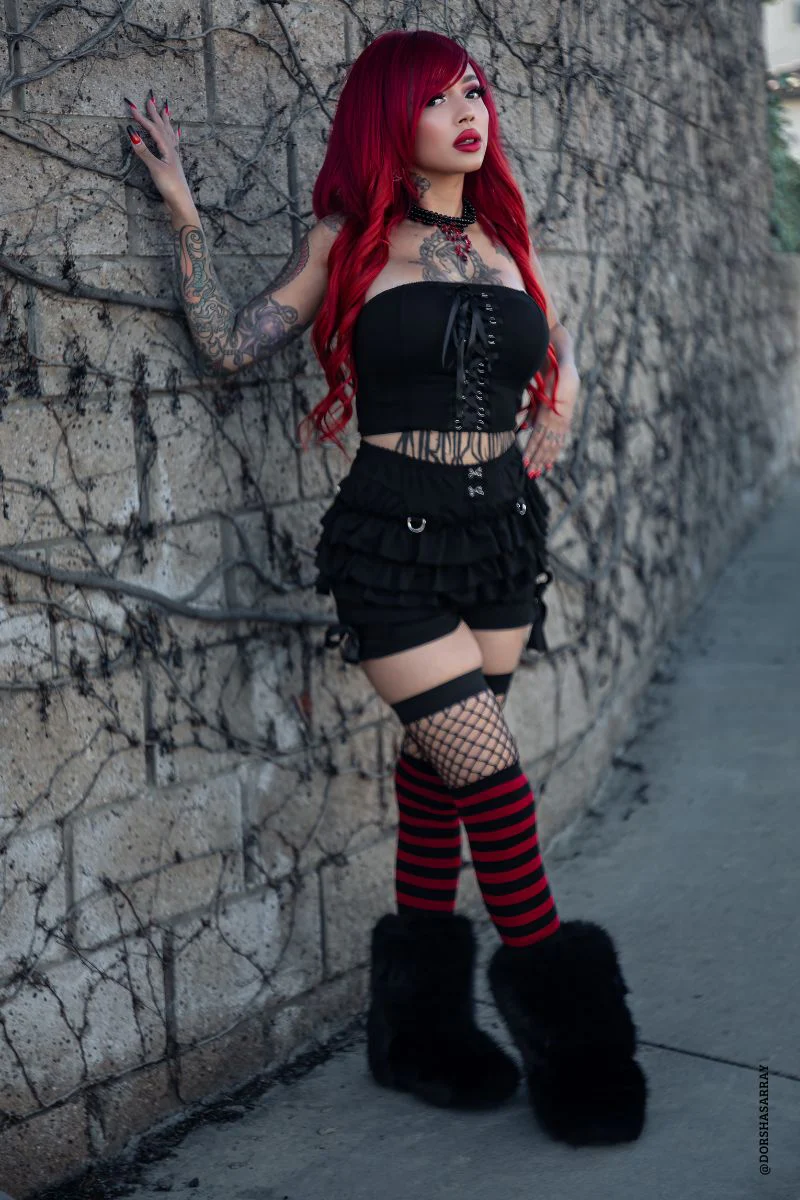 Fishnet Garter Thigh High Socks [Black/Red] - Image 3