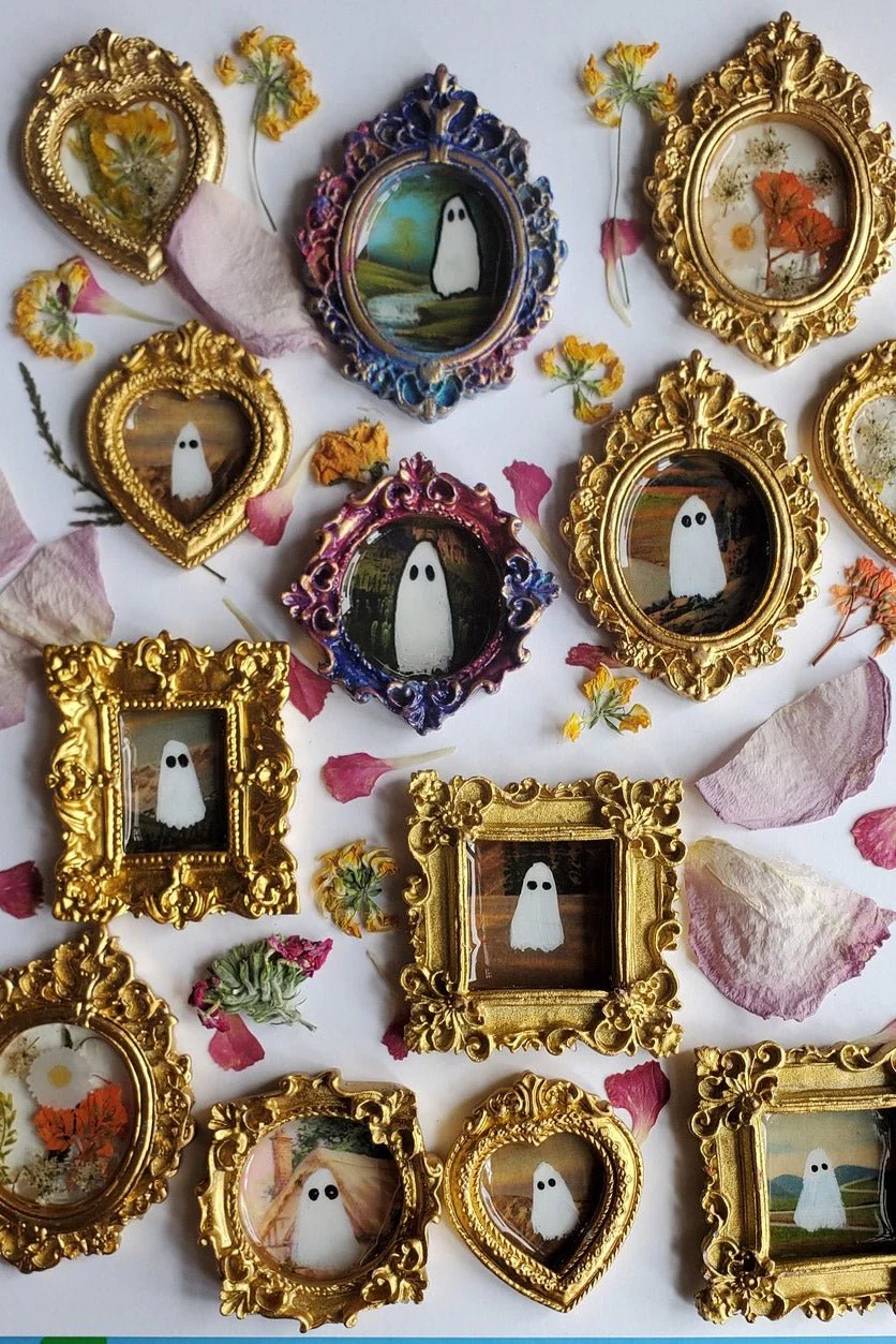 Ghosts on Vacation Hand-painted Mini Art [Mystery Item] - Image 5