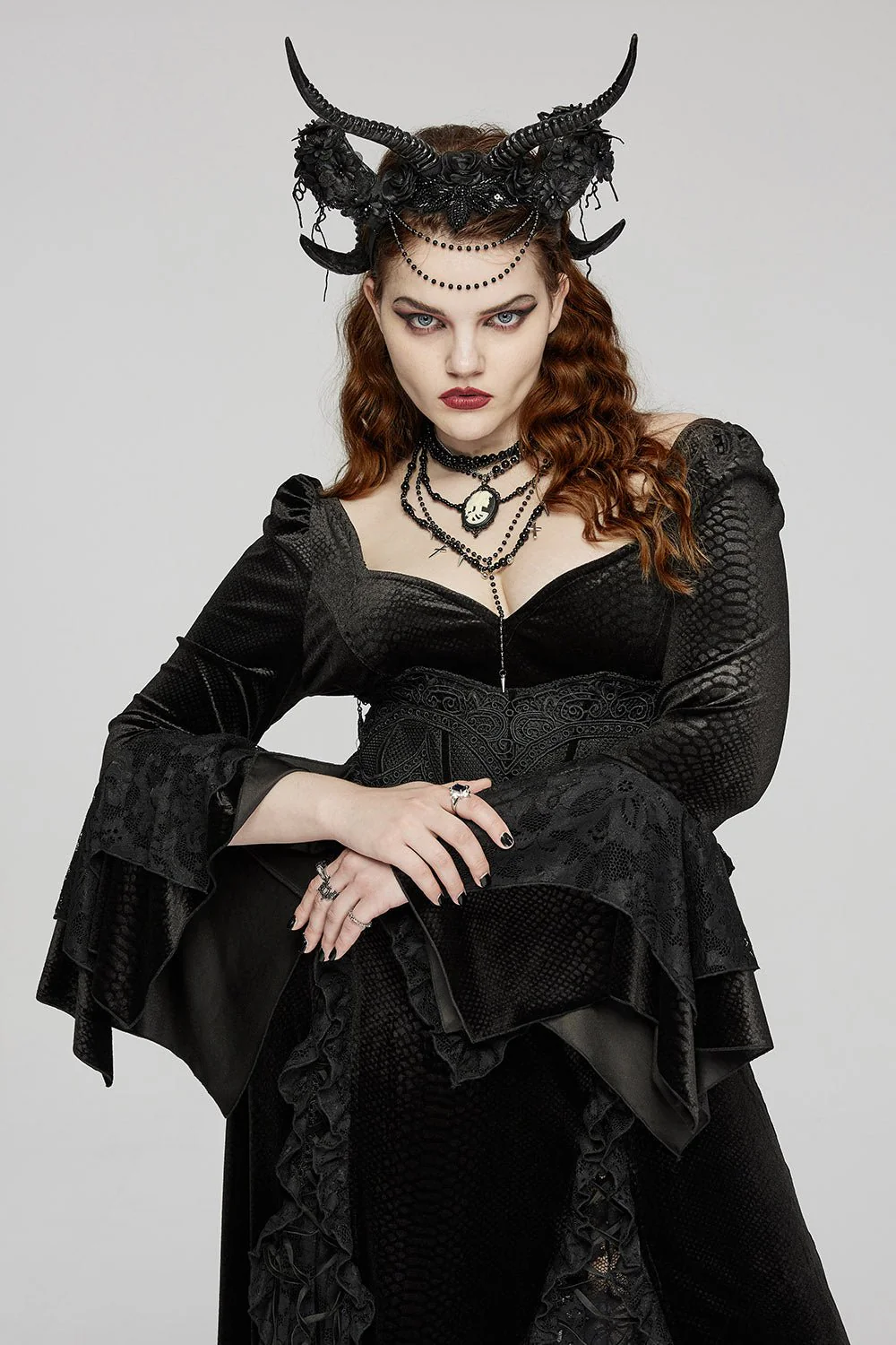 Gothic Witch Horned Antler Headband - Image 2