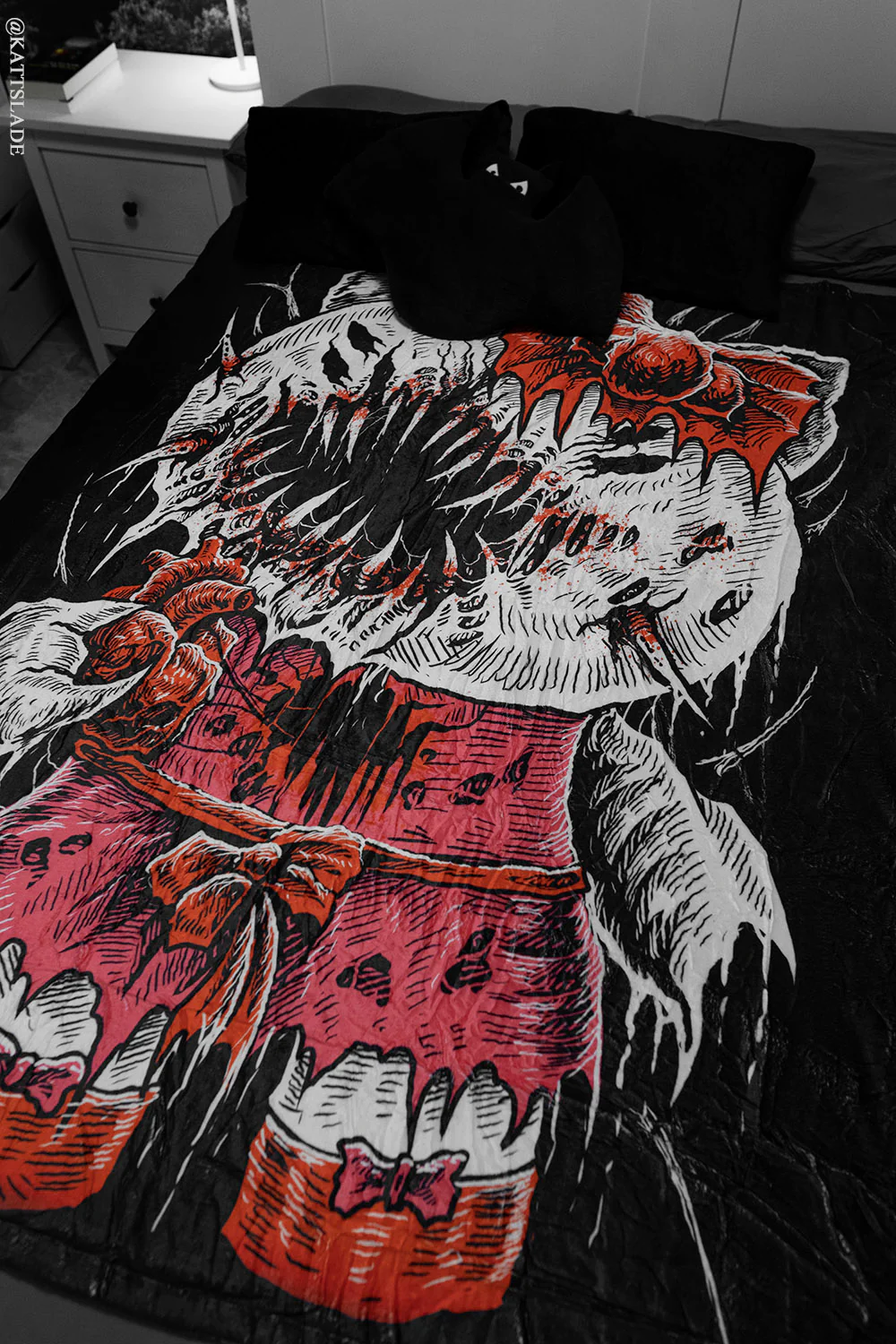 Hell Kitty Throw Blanket - Image 2