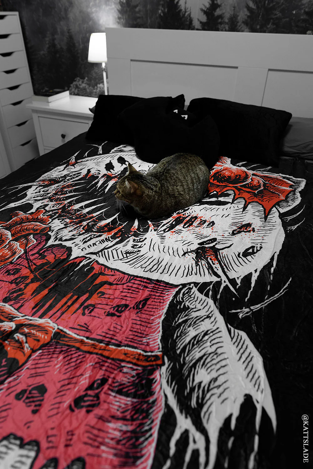 Hell Kitty Throw Blanket - Image 4