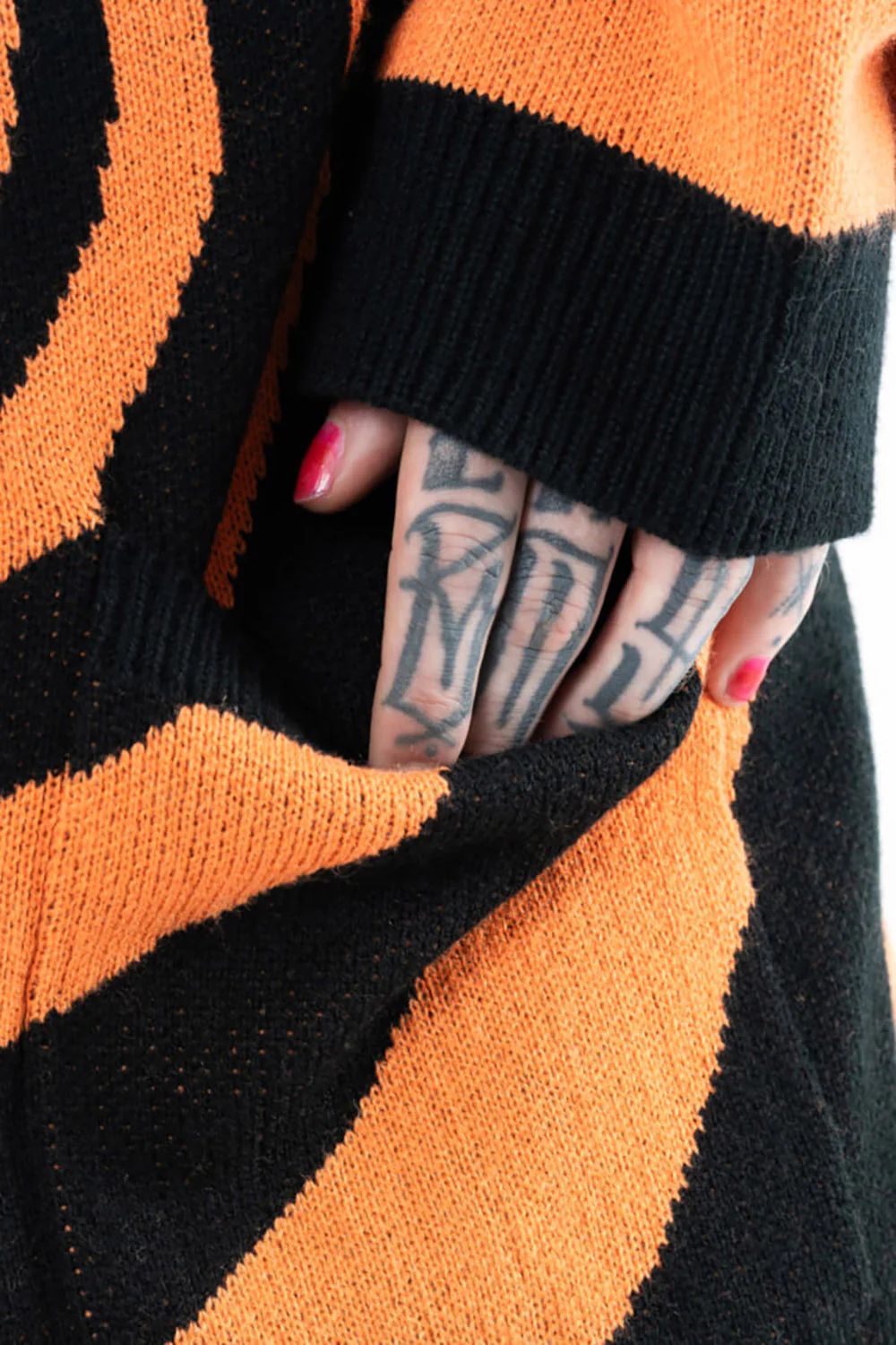 Hypno Cardigan [Black/Orange] - Image 4