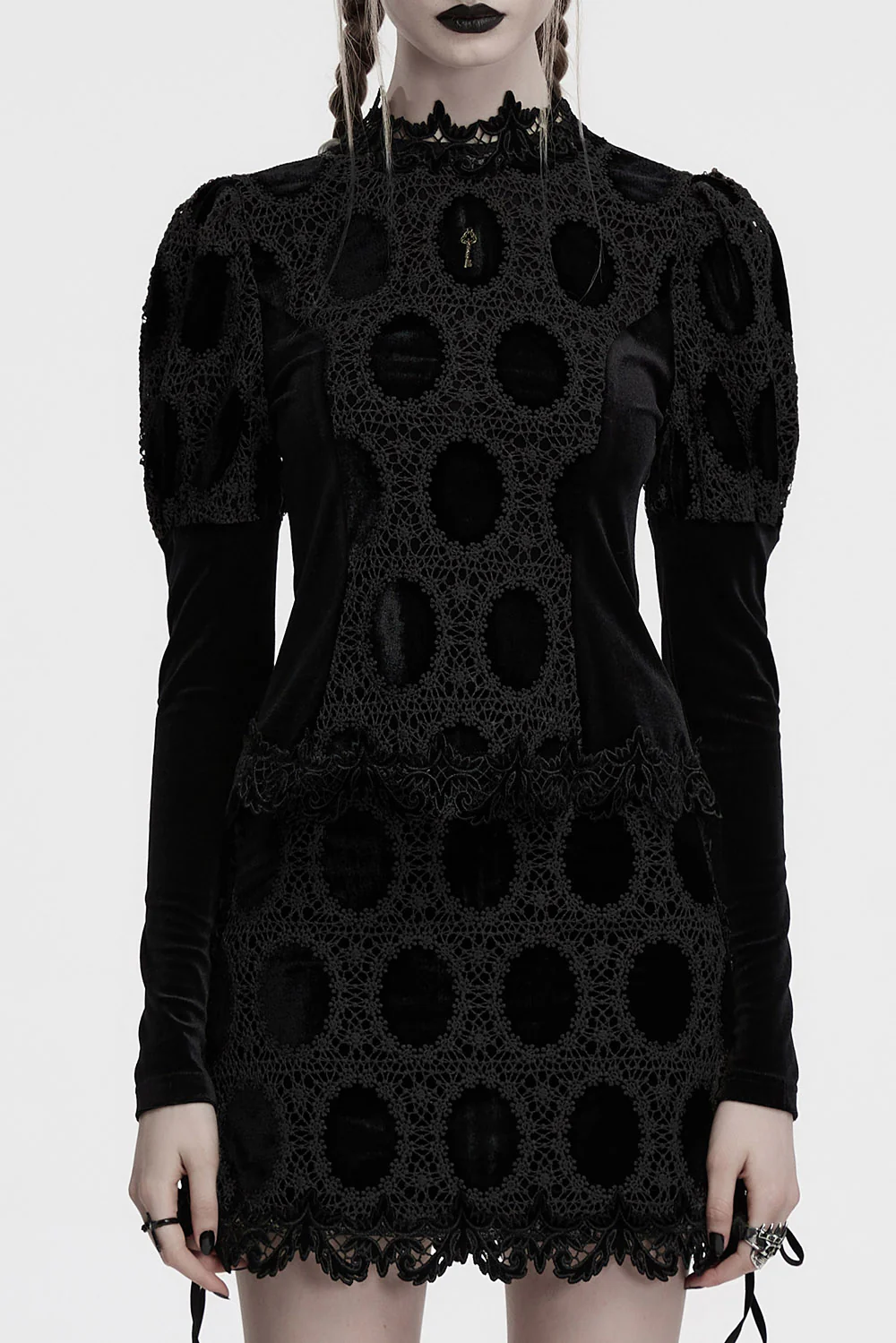Keylace Embroidered Puff Sleeve Top [Black]