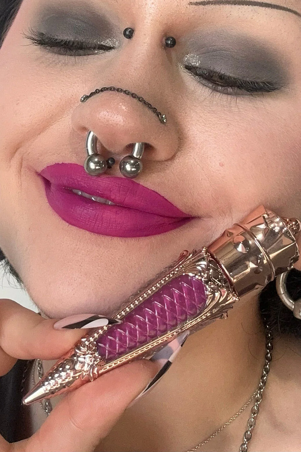 Liquid Luxe Velvet Lipstick [Magenta] - Image 7