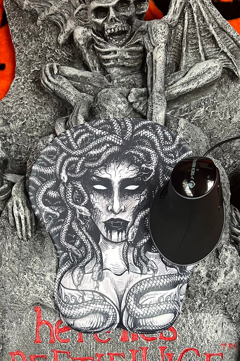 Medusa Gel-Filled Oppai Mouse Pad - Image 6