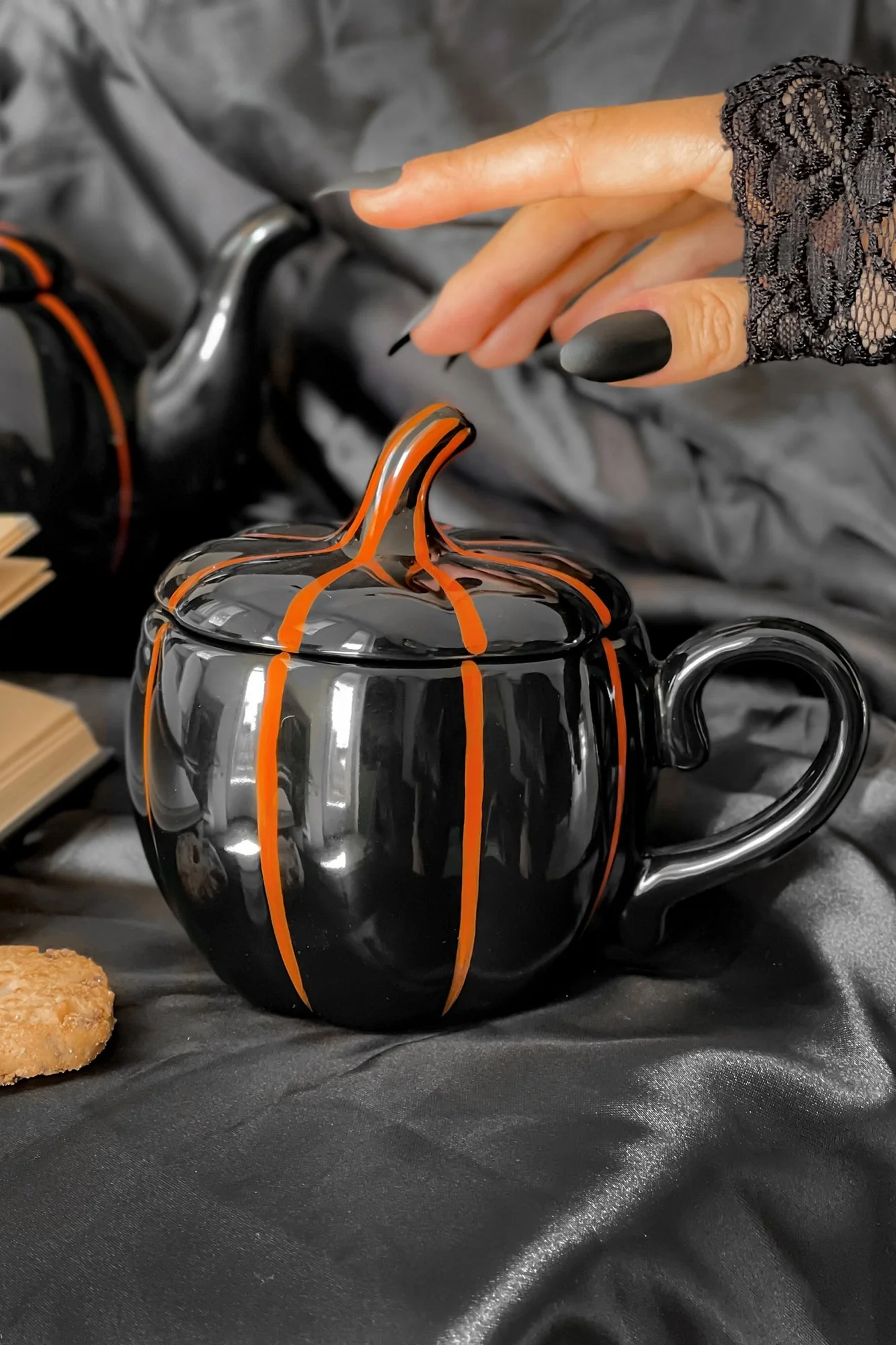 Pumpkin Mug With Lid - Image 3