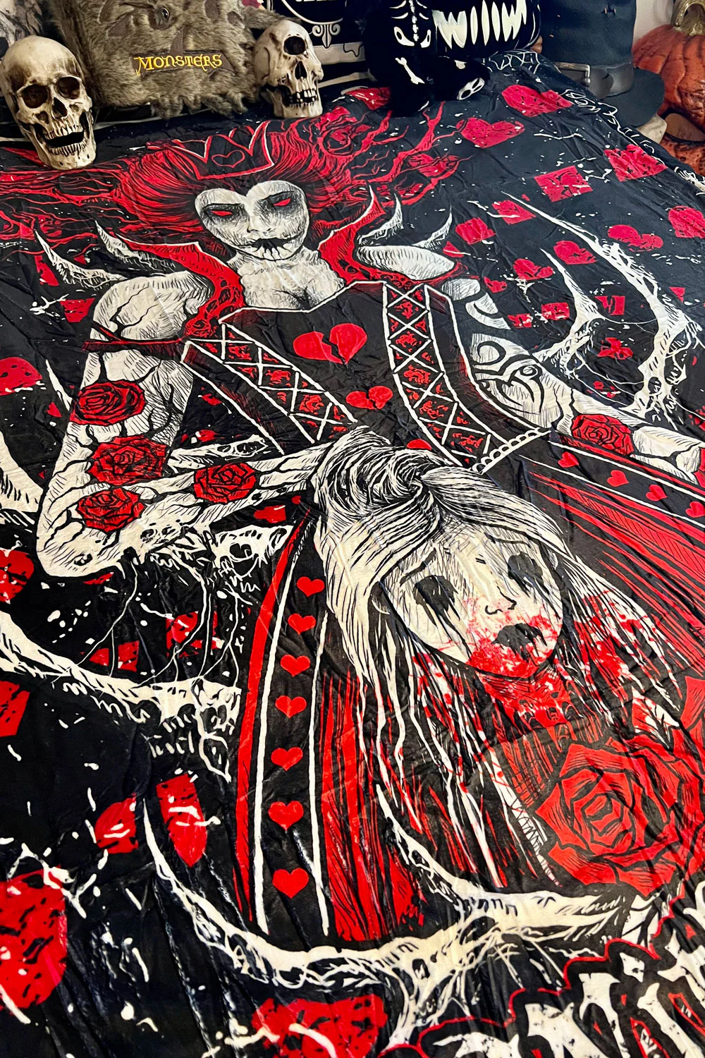 Queen of Hearts Throw Blanket - Image 6