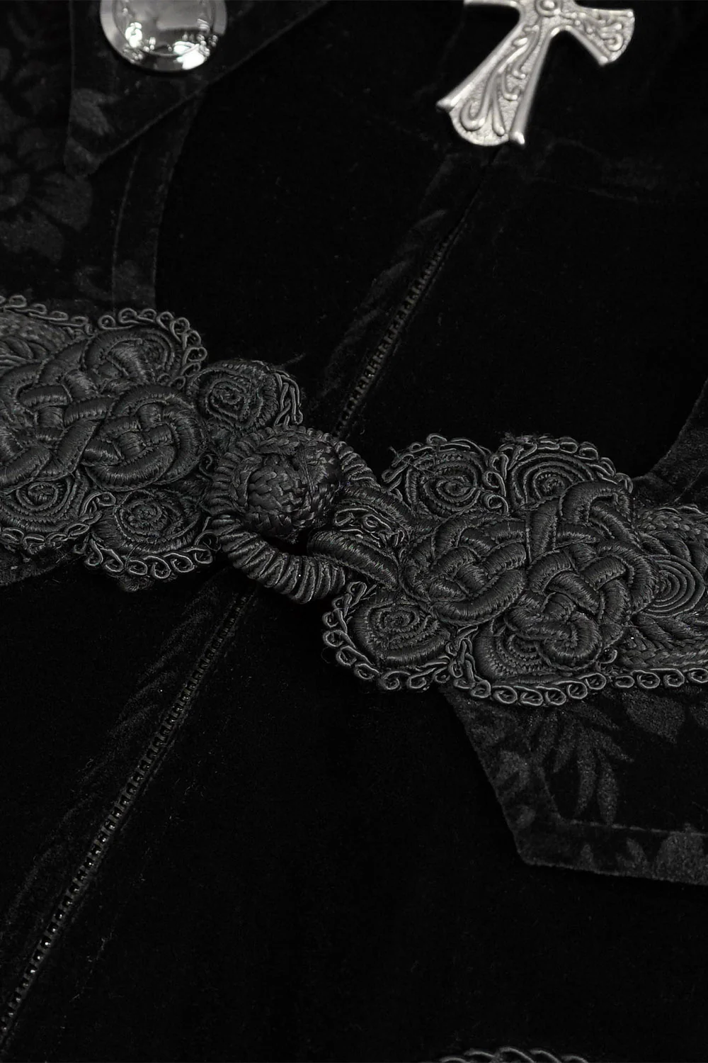 Ravenborne Count Velvet Coat - Image 10