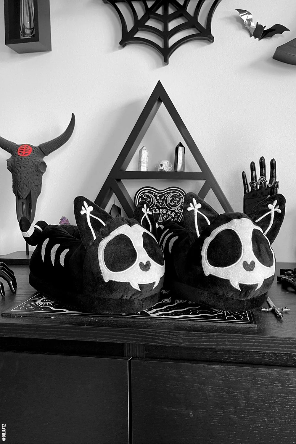 Skelekitty Slippers - Image 10