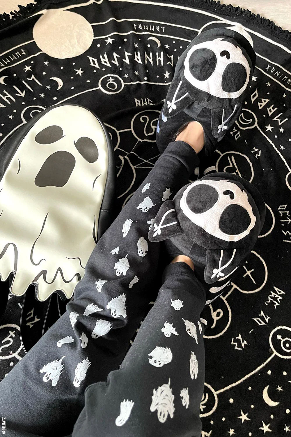 Skelekitty Slippers [DEFECTIVE/CLEARANCE] - Image 4
