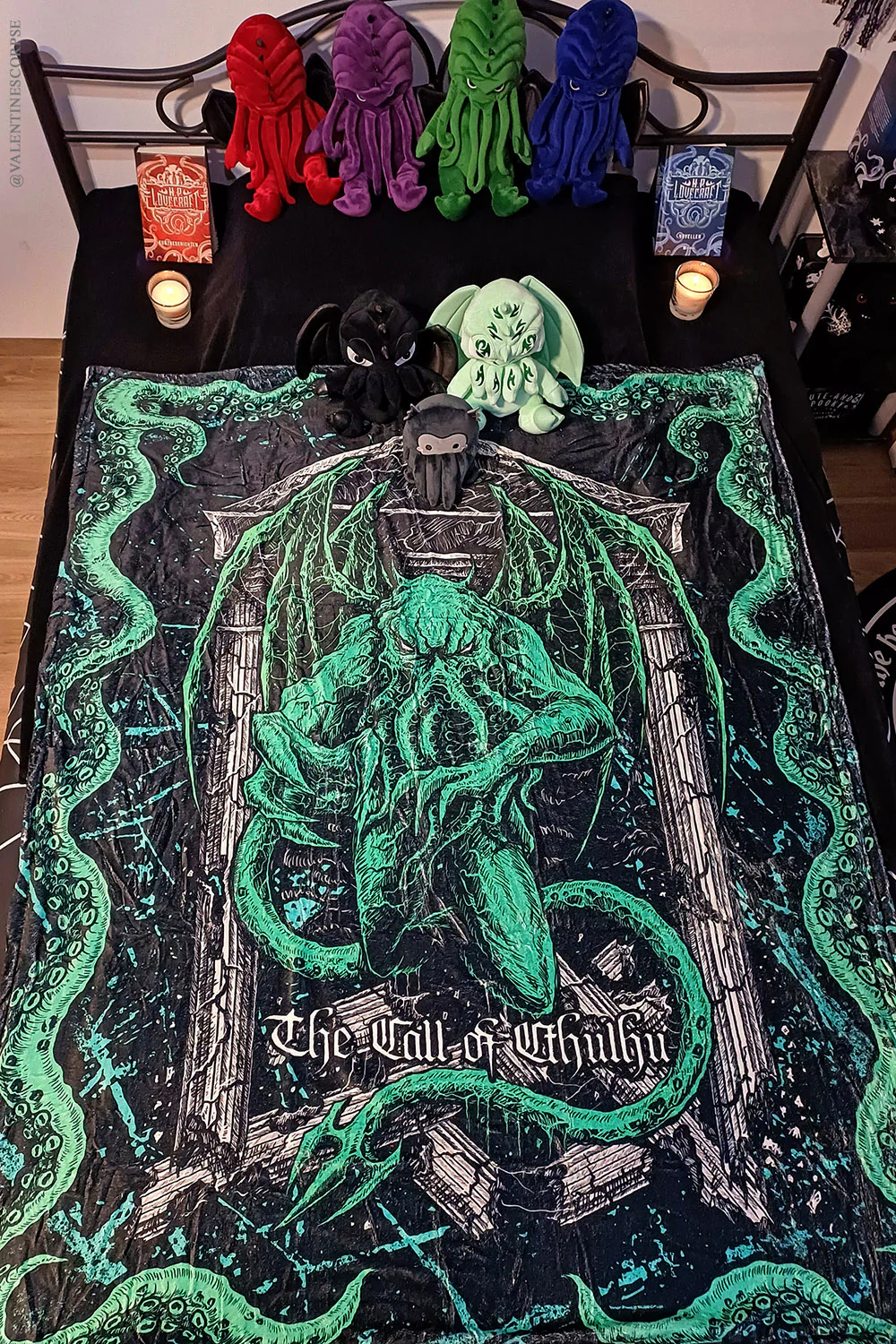 The Call of Cthulhu Throw Blanket - Image 3