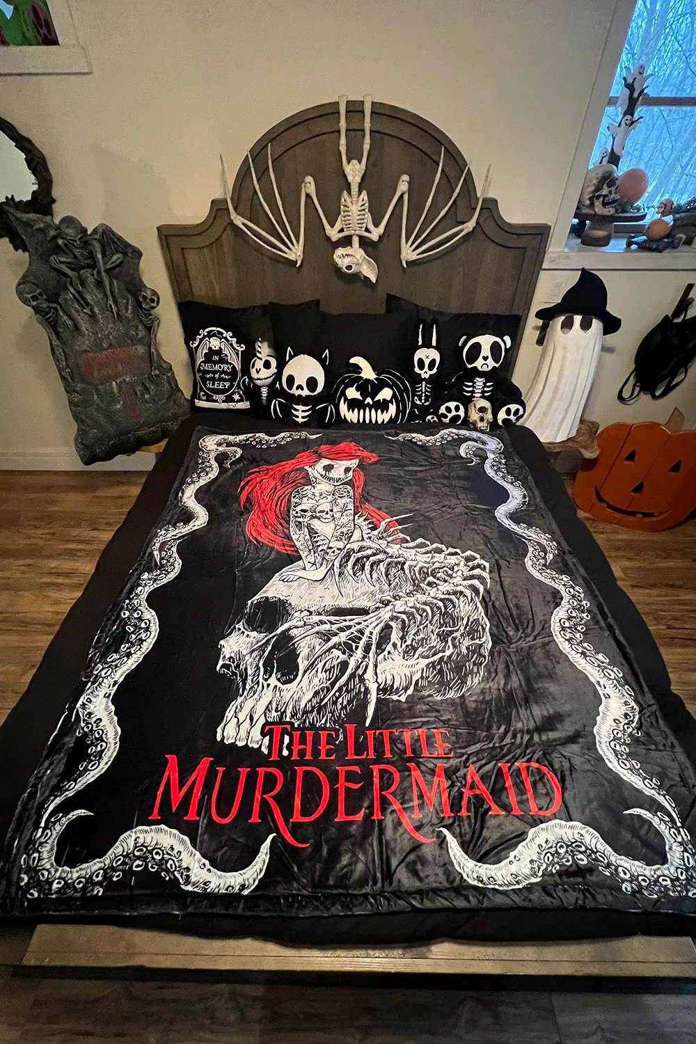 The Little Murdermaid Throw Blanket - Image 3