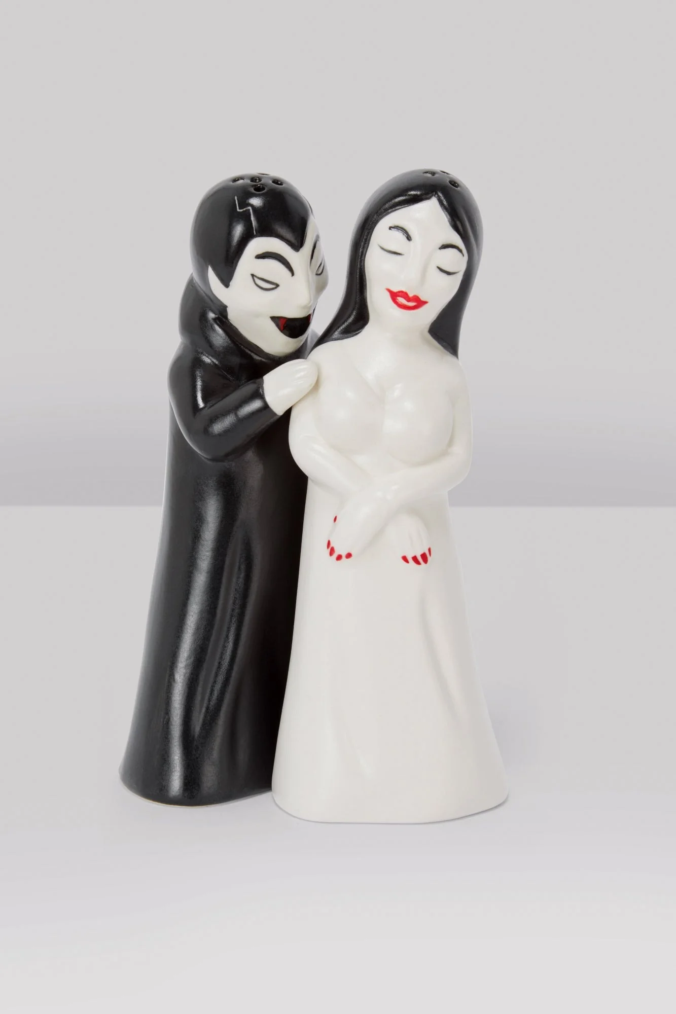 Vampyre Salt & Pepper Shake Set - Image 3