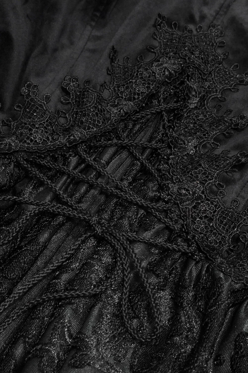 Witcheress Floral Lace Tailcoat - Image 12